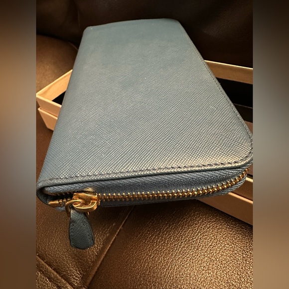 PRADA Long Wallet Saffiano Leather Round Fastener Ribbon Logo - Picture 4 of 4